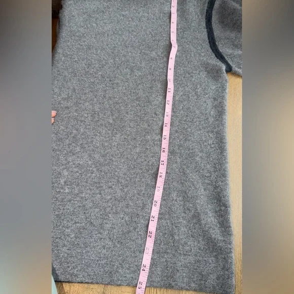 James Perse lightweight textured cashmere Gray Turtleneck sweater size Sm - Picture 8 of 8
